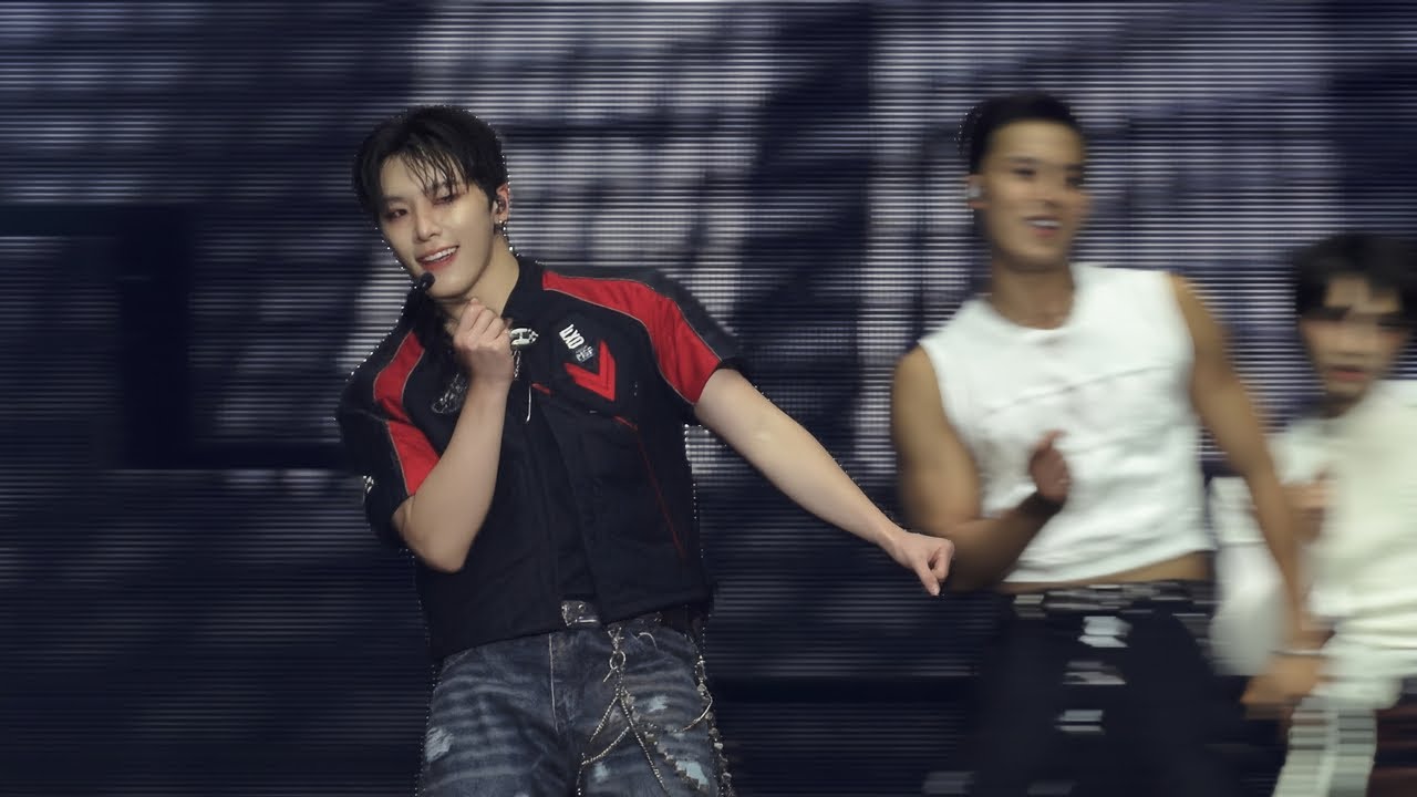 251026 SEVENTEEN WORLD TOUR [NEW_] IN SUNRISE 'Rock With You'세븐틴 디노 직캠 DINO Focus