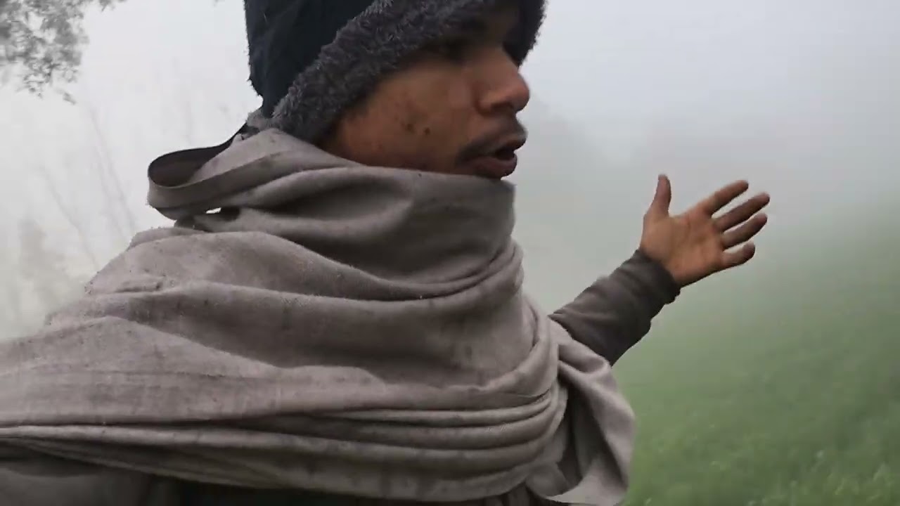 आज गिरते गिरते बचे गाड़ी से  😮🫡