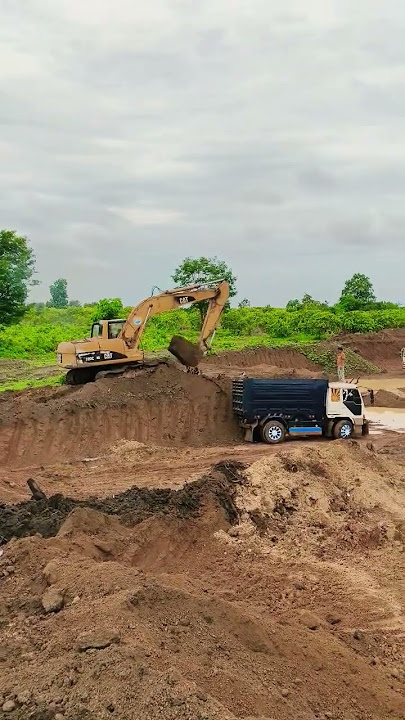 ‎Excavator working! #excavator #viralvideo  #work #construction #komatsu #viralshorts