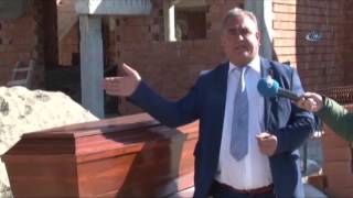 Ölmeyi̇ Yasaklayan Muhtar