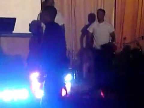 EL CHARLEY M C  EN VIVO EN  NOCHE DE CANPEONES