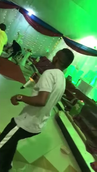 Cheki kilichokuwa kikifanyika Sakao kwaajiri yakusubilia show ya Christian Bella IGUNGA