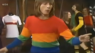 Spaced Out '70s Synthpop Dancers (German TV)