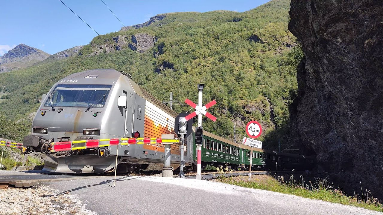 Planovergang Flåm - Dalsbotn (13.7.2024) Norwegian railroad crossing