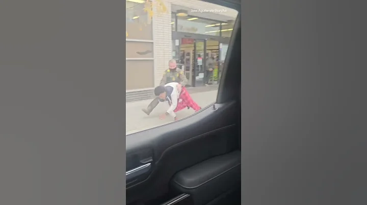 'I'm a US citizen!': ICE agents tackle teenager outside Chicago Walgreens