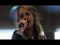 Marlous zingt een stukje van Sha-la-lie