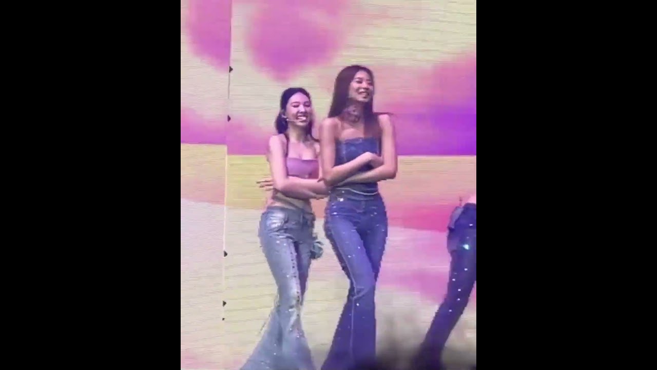 Sleduj 【TWICE TZUYU】TZUYU's reaction when SANA slipped【5TH WORLD TOUR 】 na YouTube Sleduj 【TWICE TZUYU】TZUYU's reaction when SANA slipped【5TH WORLD TOUR 】 na YouTube