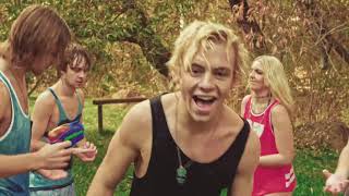 R5 - "Smile"