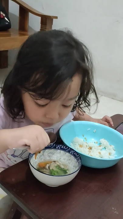 Kid’s loving that broccoli soup!