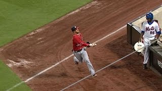 WSH@NYM: Harper makes catch, fakes toss to crowd screenshot 5