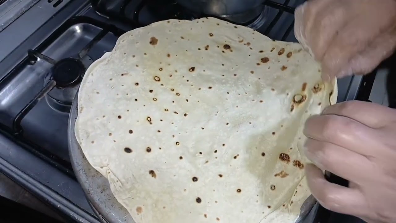 طريقة عمل فطير الأبيض وطاجن بصل بالحمة 