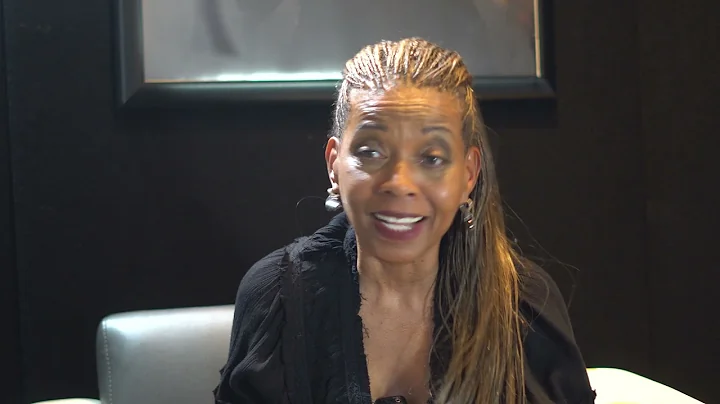 The 411 with SOS (Sandra Smith)- Maxine Jones Inte...