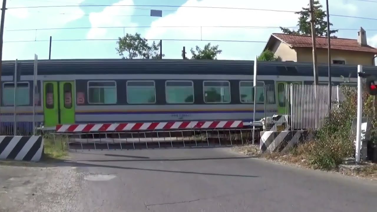 Passaggio a livello Guidonia Montecelio (RM)// level crossing