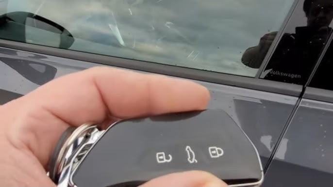 VW Golf 8: Tür notöffnen & Notstart Motor ohne Schlüsselbatterie 