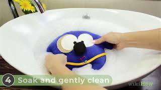 How to Clean a Stuffed Animal by Handwashing