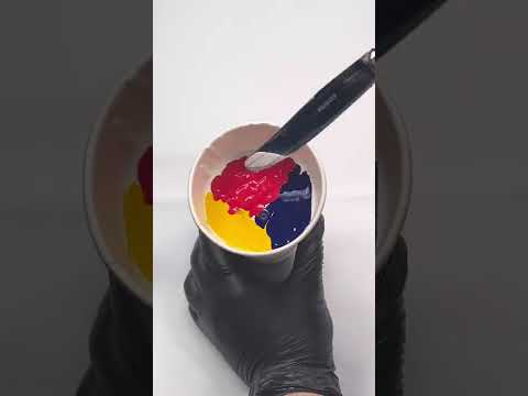 Video: 3 Möglichkeiten, Farben zu mischen, um Dunkelblau zu erhalten