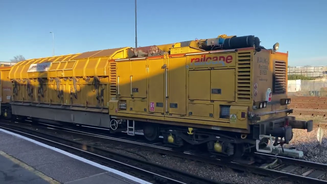 66 701 and a Rail Vac at Eastleigh