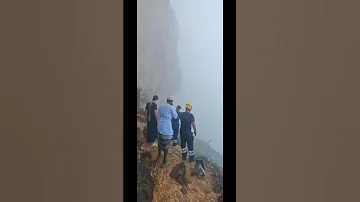 سقوط الشاعر سعود بن معدي في جبال ظفار صلالة وفاة الشاعر سعود بن معدي 