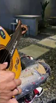 Buih Jadi Permadani Cover Gitar Story Wa Viral di Tiktok