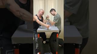 Любительский армрестлинг #armwrestling #kingofthetable #eastvswest #армрестлинг #всратлет