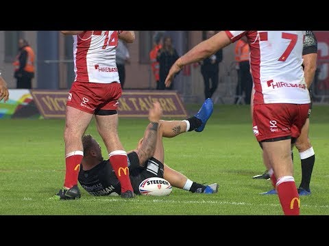 Hull FC's Joe Westerman dislocates kneecap and hits it back into place!