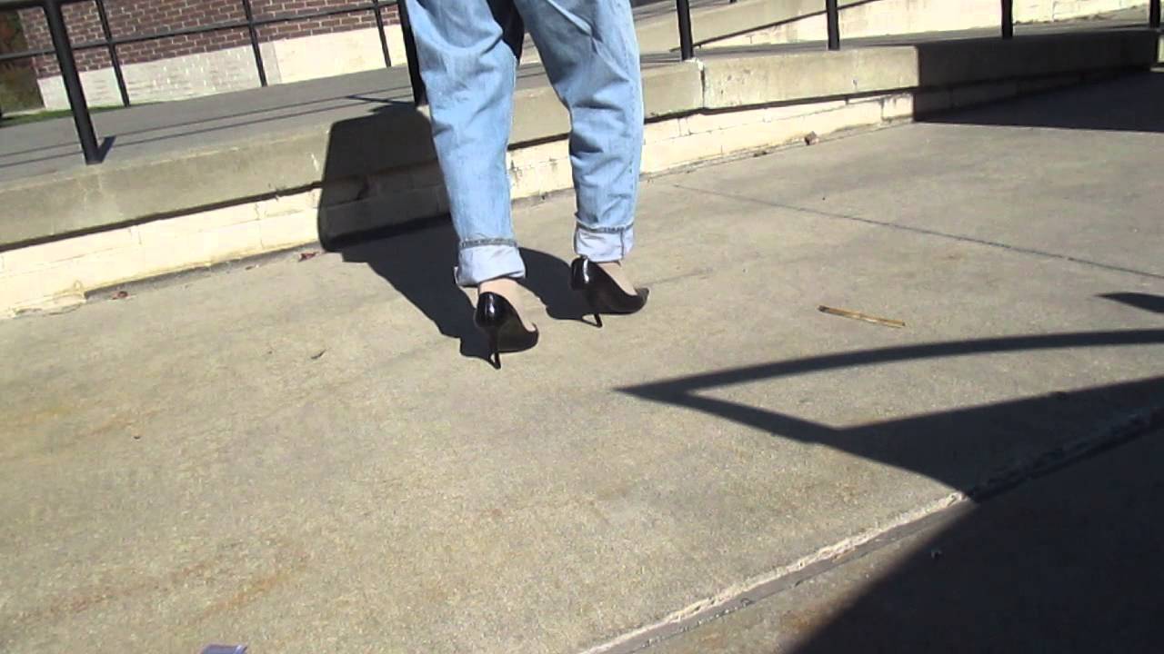 Noisy walking in my loose Guess classic pumps 1nov15 005 YouTube