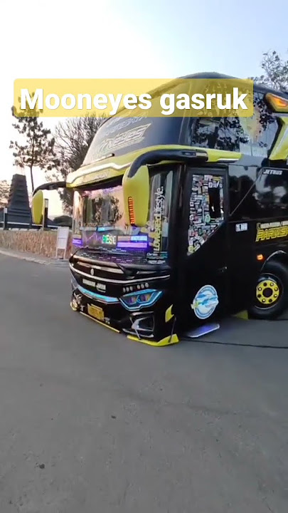 waduh mooneyes gasruk... maju kena mundur kena #tunggaljaya #mooneyes #basuri #bus #telolet #short