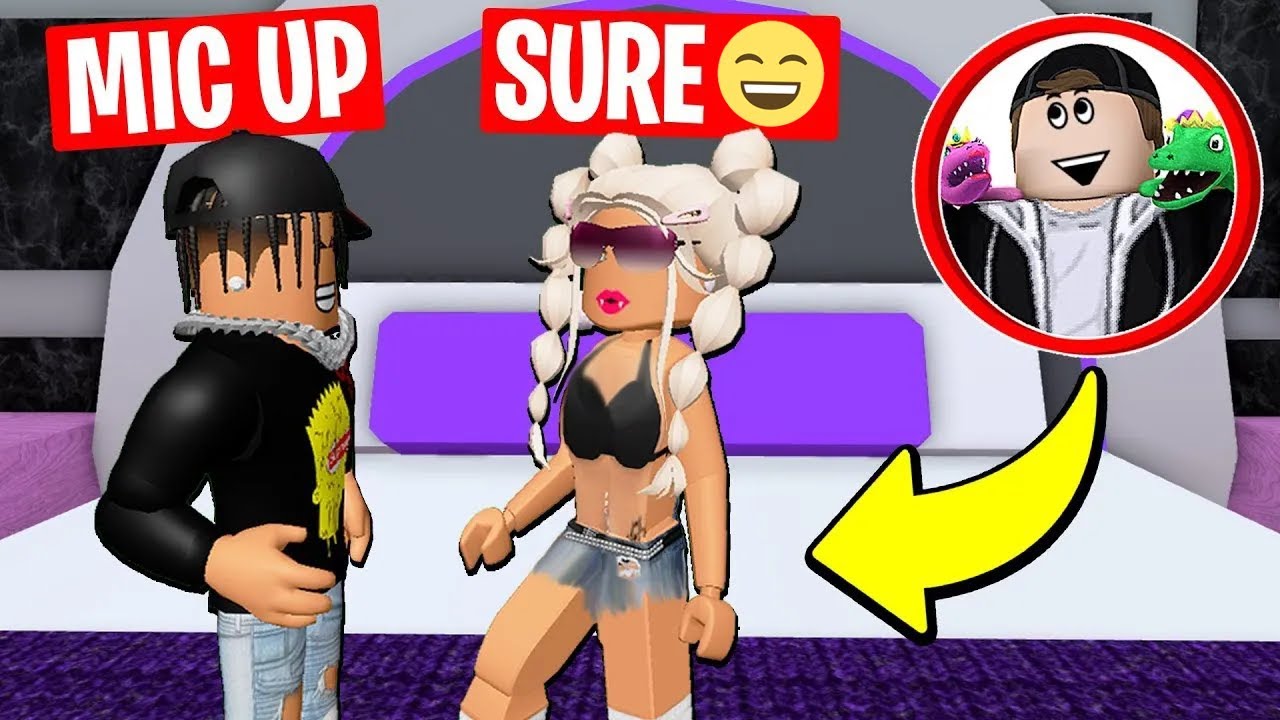 Pretending To Be a Slender Girl in Roblox! 