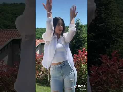 تيك توك عايدة صادق على اغنية قومي قومي رقصي