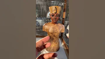 ملوك الفراعنه كيف كان يتم تفصيل الملابس الخاصه لهم 