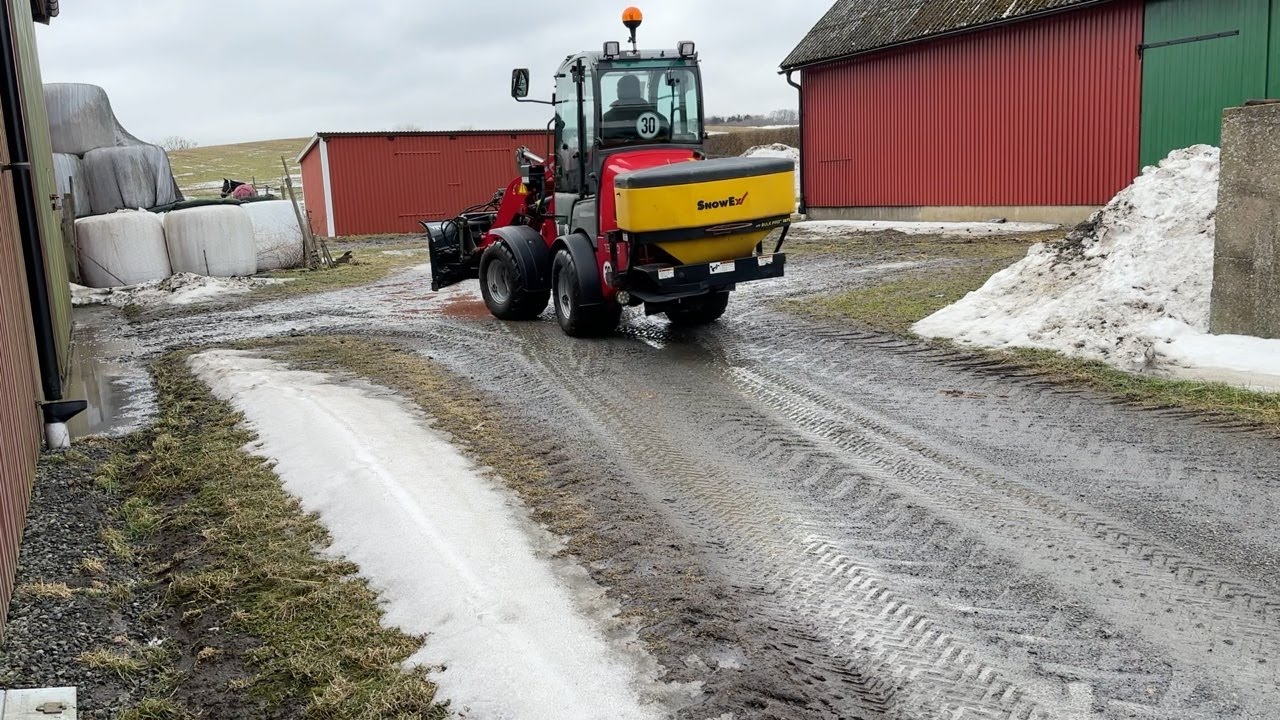 Köp Hjullastare Weidemann 1380 vinterutrustad med redskap på Klaravik