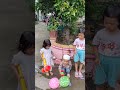 Semuanya Dapat giliran,Lagi akur banget ini 😆🤭🤣 #shortvideo #meletuskanbalonair #bermainbalon