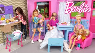 Barbie Family Meets the New Baby - Titi Toys & Dolls