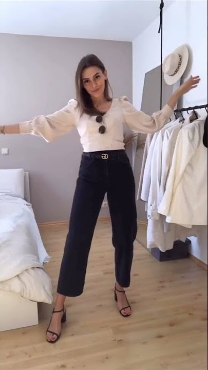 nip slippin🔪#oops #OutfitChange #outfit #plaidskirtsforever