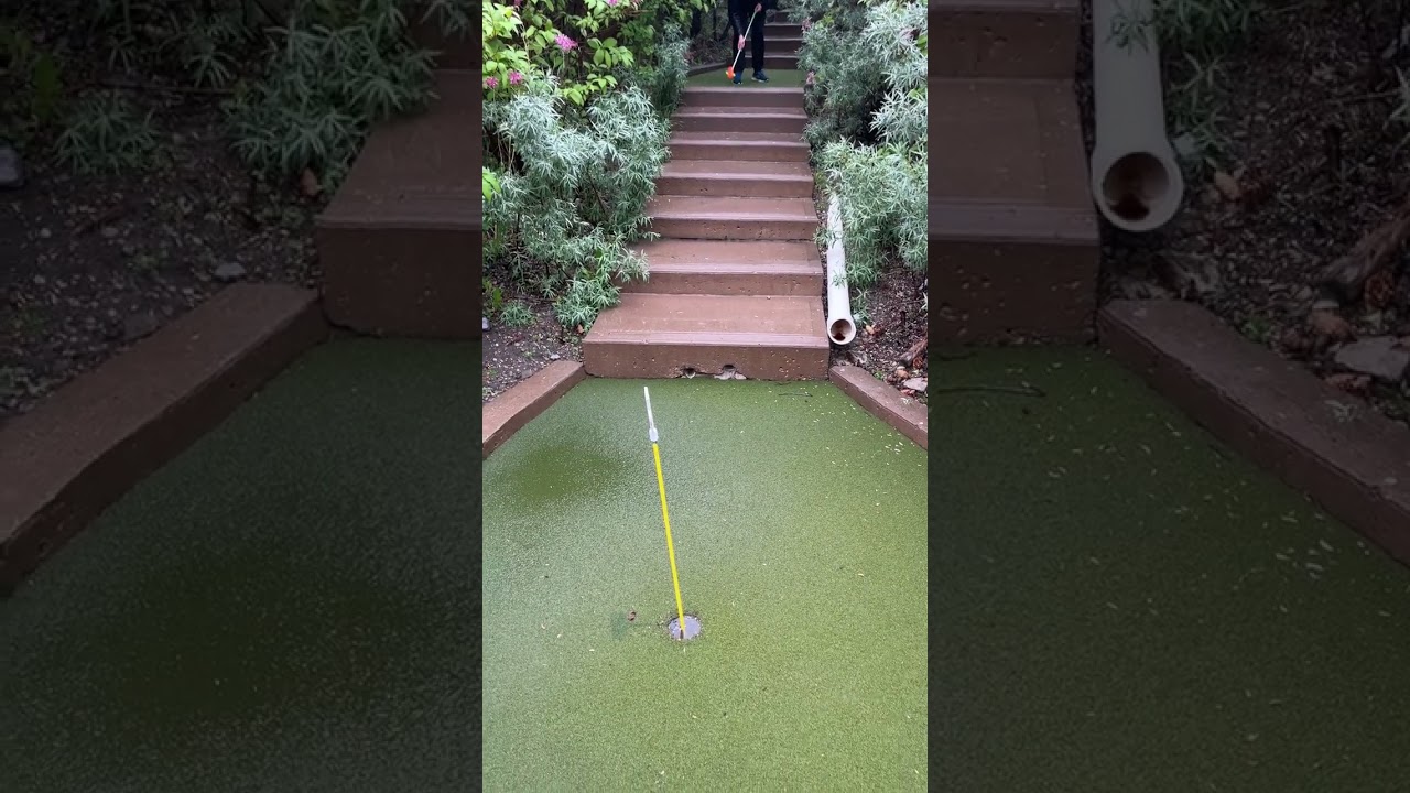 POURING RAIN... No problem! 🏌️ 