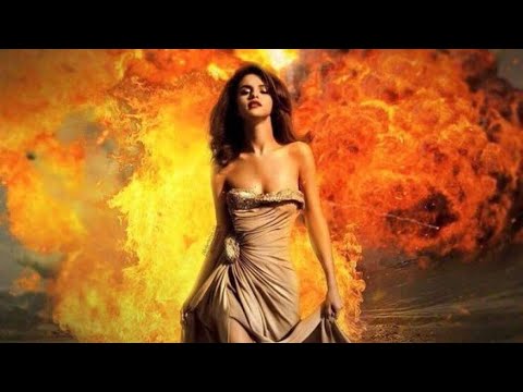 Video: Paltar büstə uyğun gəlmədi və Selena Gomezin qarnını vurğuladı