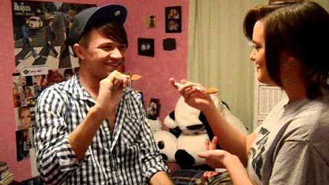 Cinnamon Challenge: Damieon Gentry and Haley Sprin...
