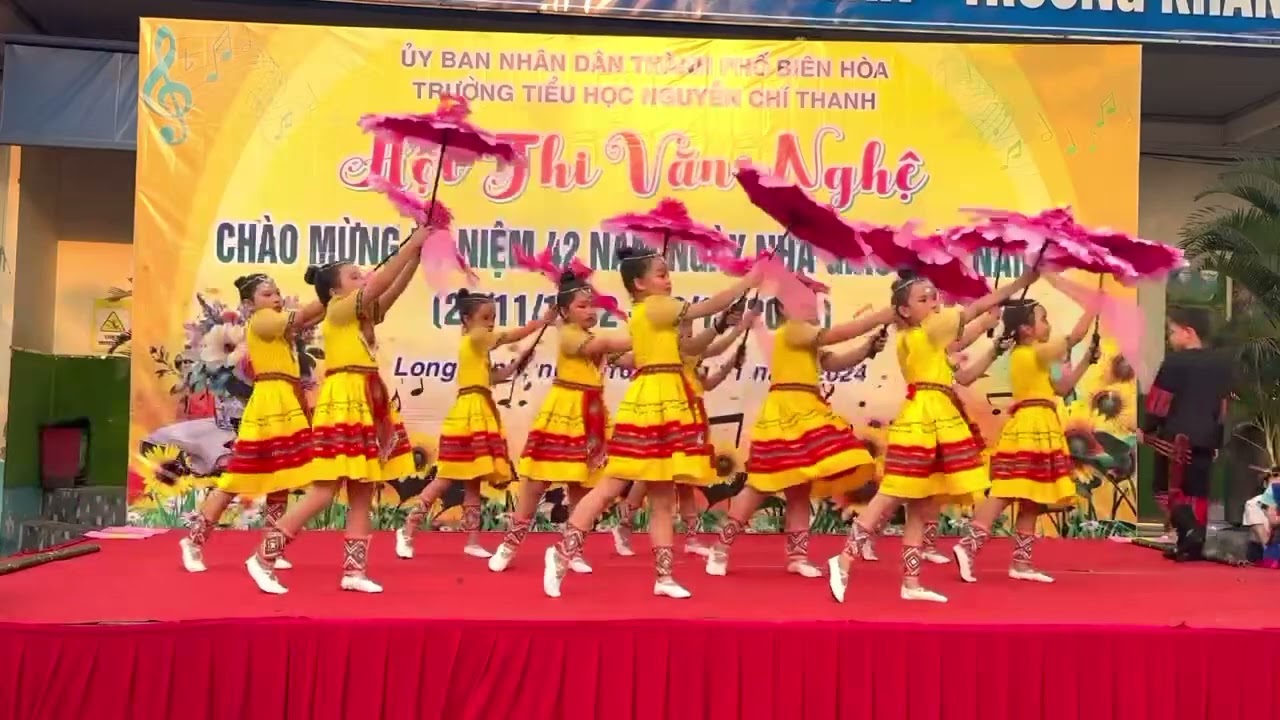 Múa Đường em đến trường - Lớp 4/10