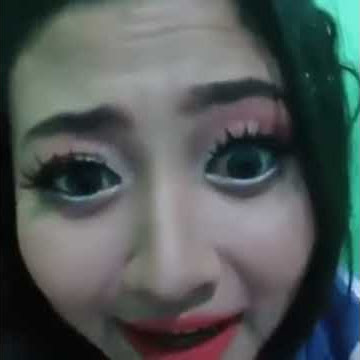 Cewek cantik ngajakin ngopi sambil ketawa ngakak