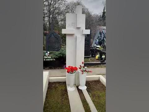 могила Олега Янковского - YouTube