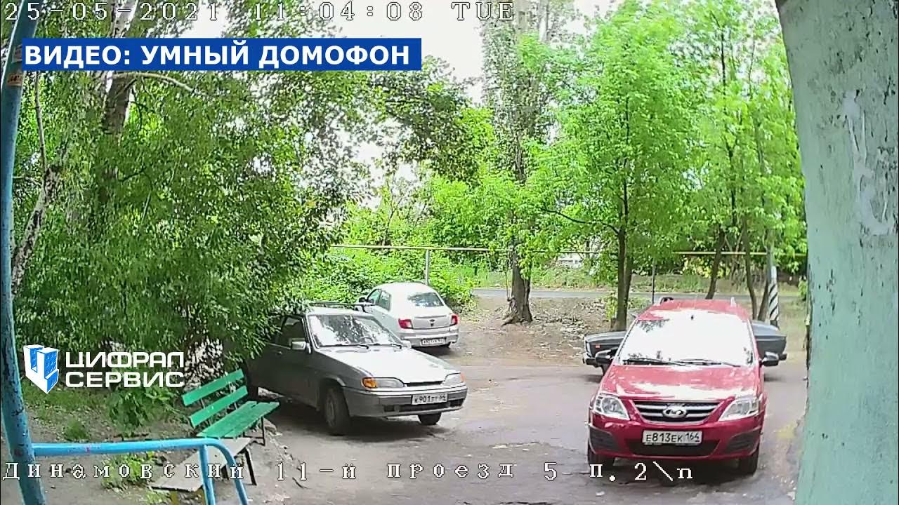 Пролетка остановилась у подъезда. Машина в подъезде. Машина въехала в подъезд. Суперкары у подъезда. Фото авария во дворе 64регилн.