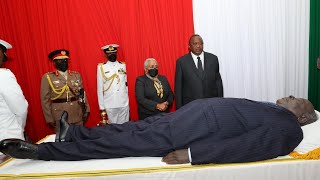 President Uhuru Dp Ruto View The Body Of Former President Mwai Kibaki At Parliament Buildings 