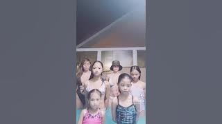 swimming time. beautiful mommies with kids 🏊 #ligo #pool #atabs
