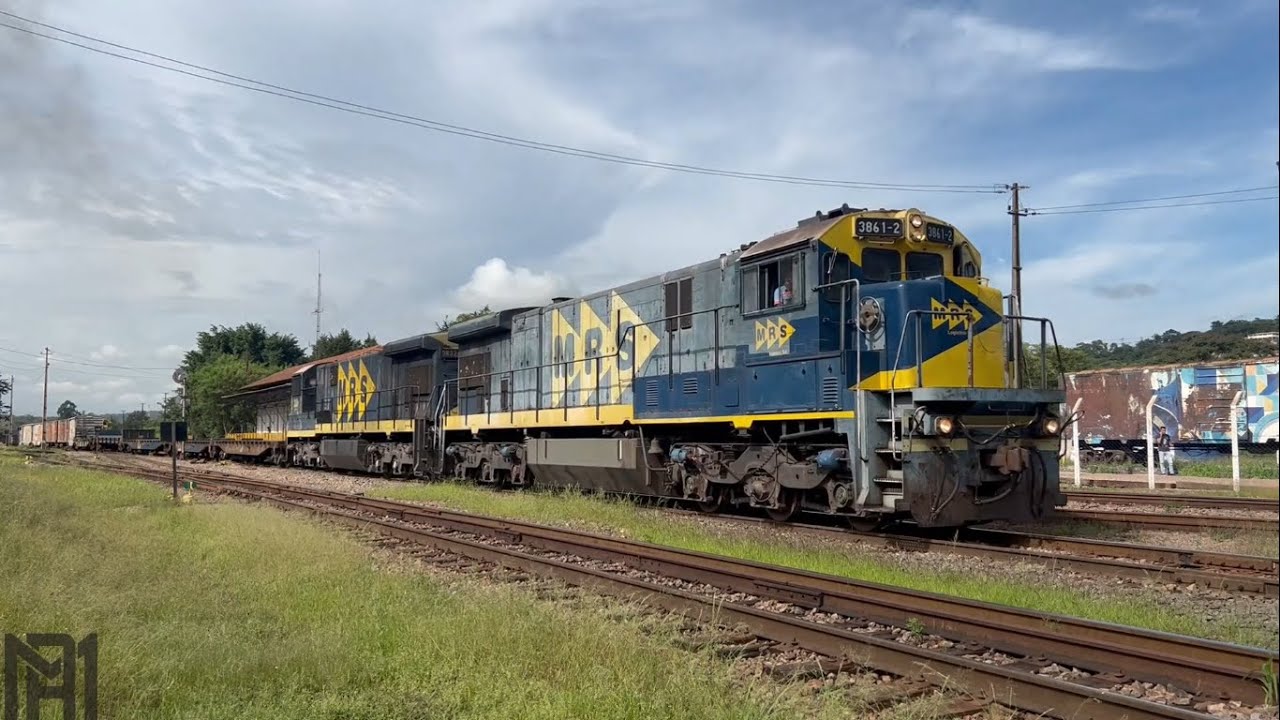 Dupla de C36 manobrando vagões - YouTube