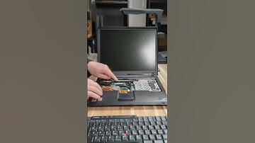 Assembling a #ThinkPad #laptop #retro