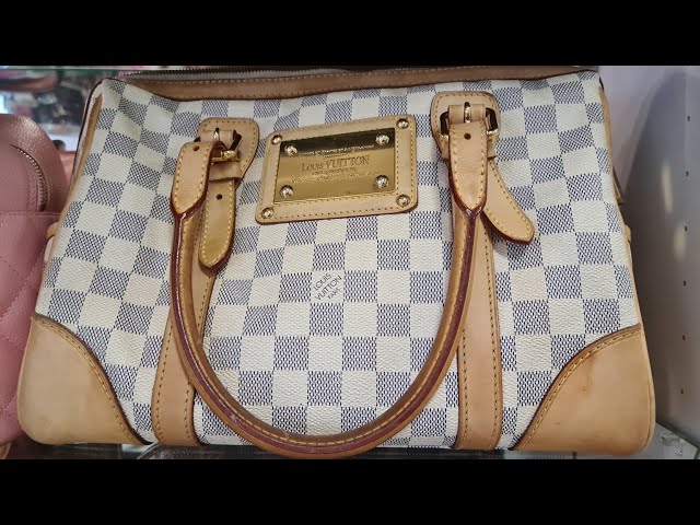 AUTHENTIC Louis Vuitton Berkeley Damier Azur PREOWNED (WBA991