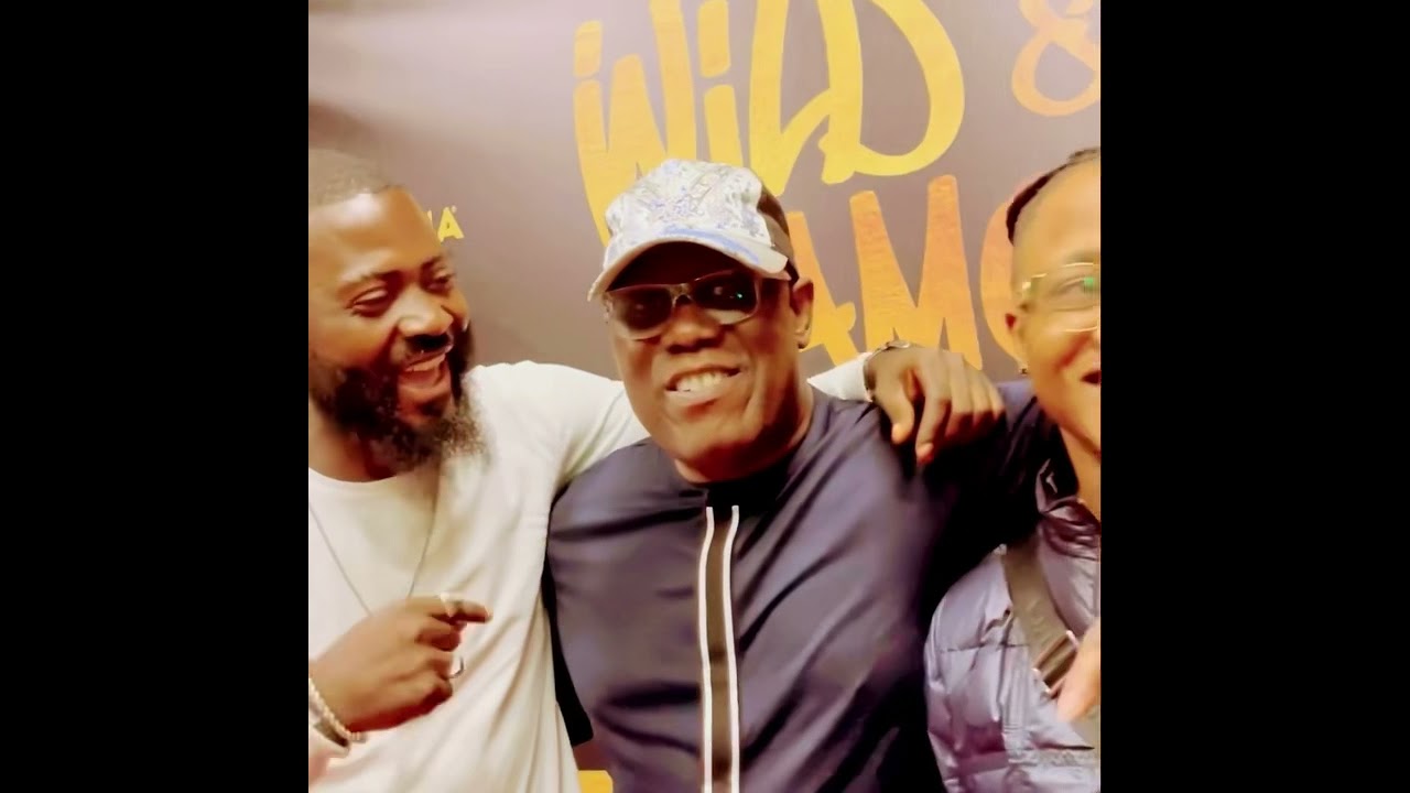 Elvino Izyk alongside Kennis music ceo Kenny Ogungbe