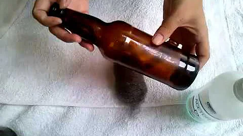 Como tirar adesivo das garrafas?