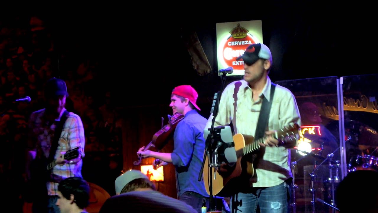 Thank God For The Working Man Live at Gilley's Bar Durant OK - YouTube