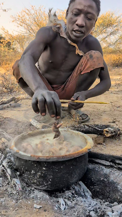 Enjoying His meal middle of nowhere 😔😲😋🍲 #africa #villagelife #breakfast #animallife